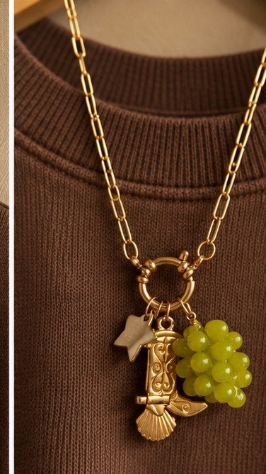 Gouden ketting met bedels en groene druiventros, Sieraden, Tassen en Uiterlijk, Nieuw, Ophalen of Verzenden, Goud, Overige materialen