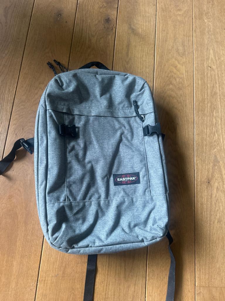 Eastpak rugzak grijs, Ophalen of Verzenden, Zo goed als nieuw, 25 tot 40 cm, Eastpak