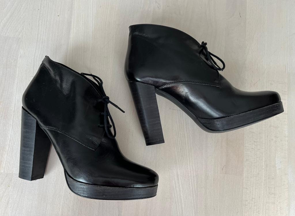 Cafe Moda zwartleren hoge hakschoenen plateauzool maat 39, Zwart, Ophalen of Verzenden, Zo goed als nieuw, Schoenen met hoge hakken