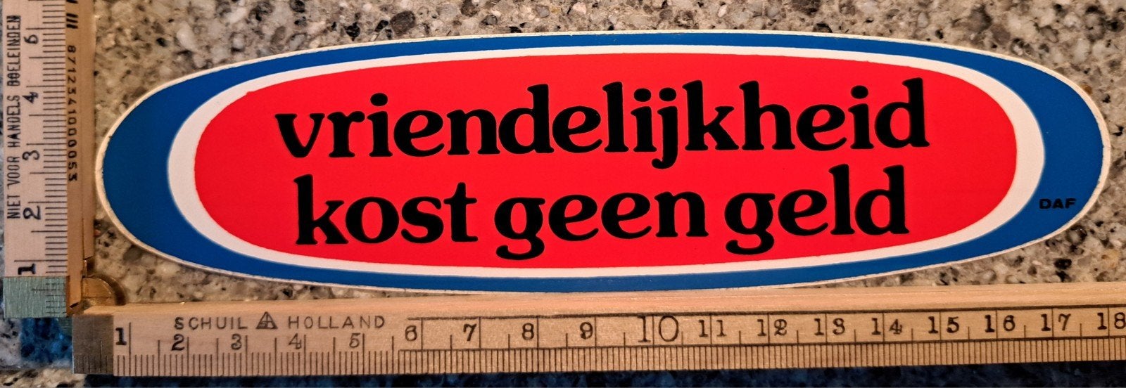 Vintage sticker Vriendelijkheid kost geen geld, Ophalen of Verzenden, Zo goed als nieuw, Overige typen
