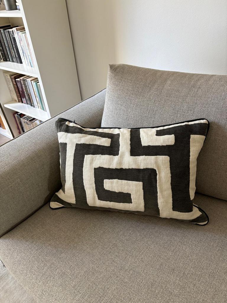 Luxe designer kussen Co van der Horst (60x40), Ophalen of Verzenden, Zo goed als nieuw, Overige kleuren, Rechthoekig
