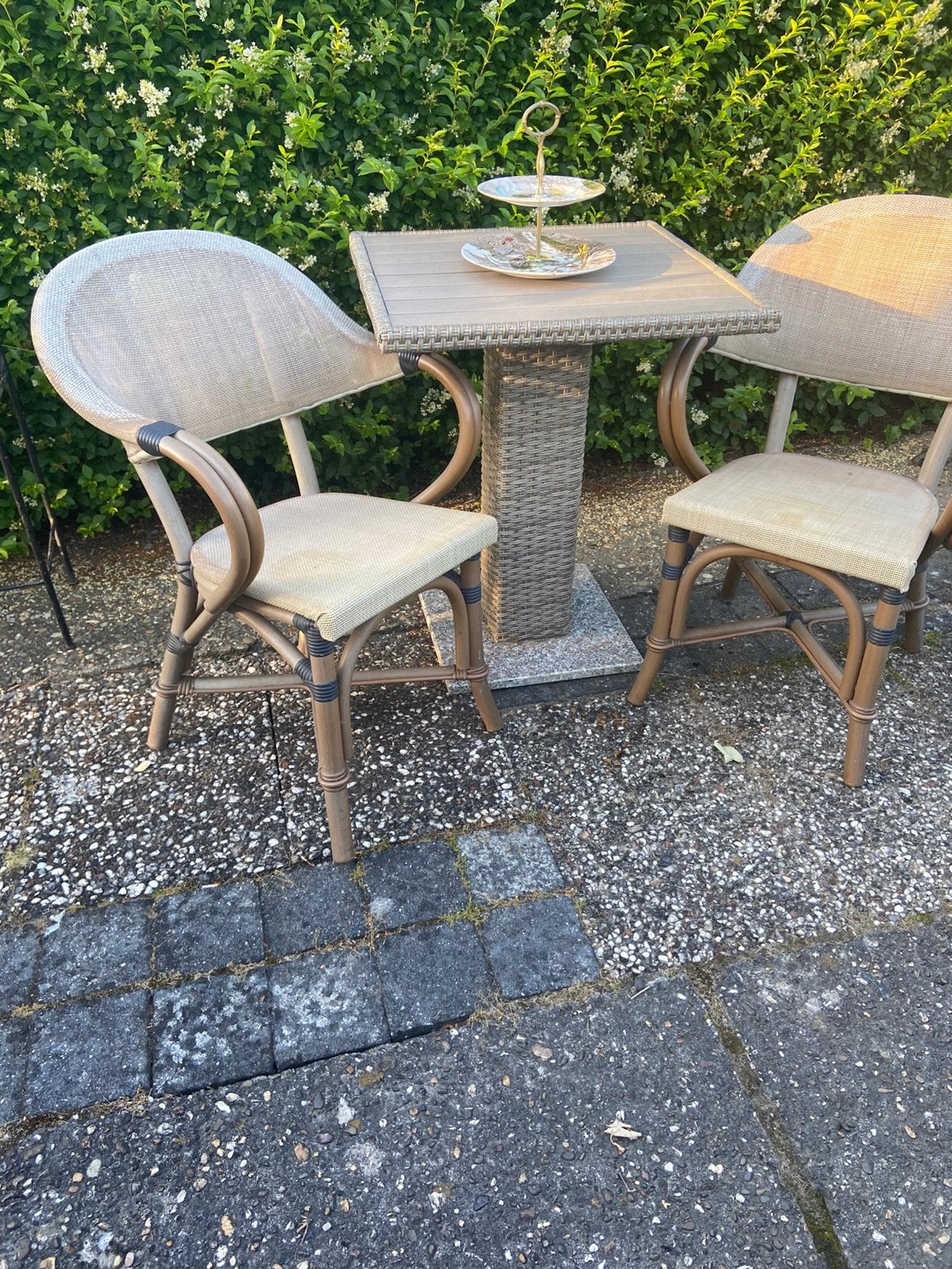 Bistro set driedelig, Tuin en Terras, Ophalen, Zo goed als nieuw, Kunststof, 2 zitplaatsen