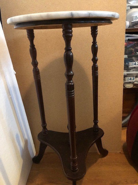 Oud bijzet tafeltje victorian marble top plantentafel., Ophalen