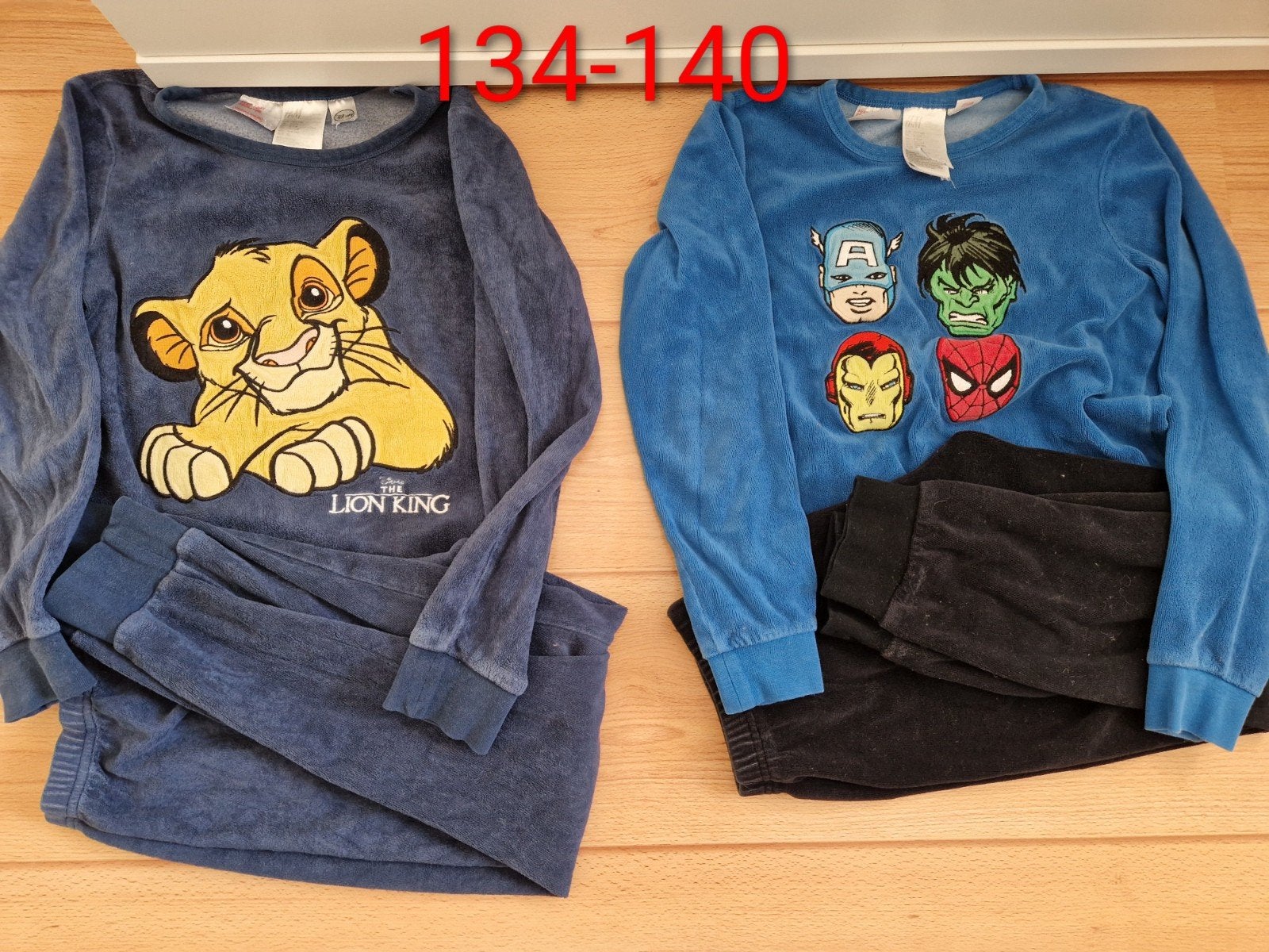 pyjama velours 134-140, Nacht- of Onderkleding, H&M, Ophalen of Verzenden, Zo goed als nieuw
