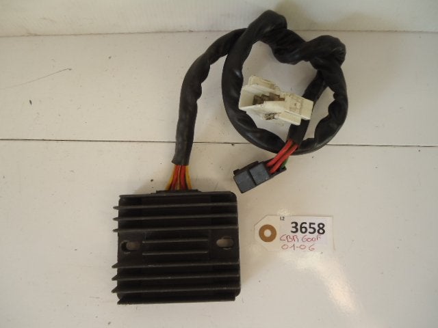 CBR600F 2001 - 2006 Honda Spanningsregelaar D1-22387