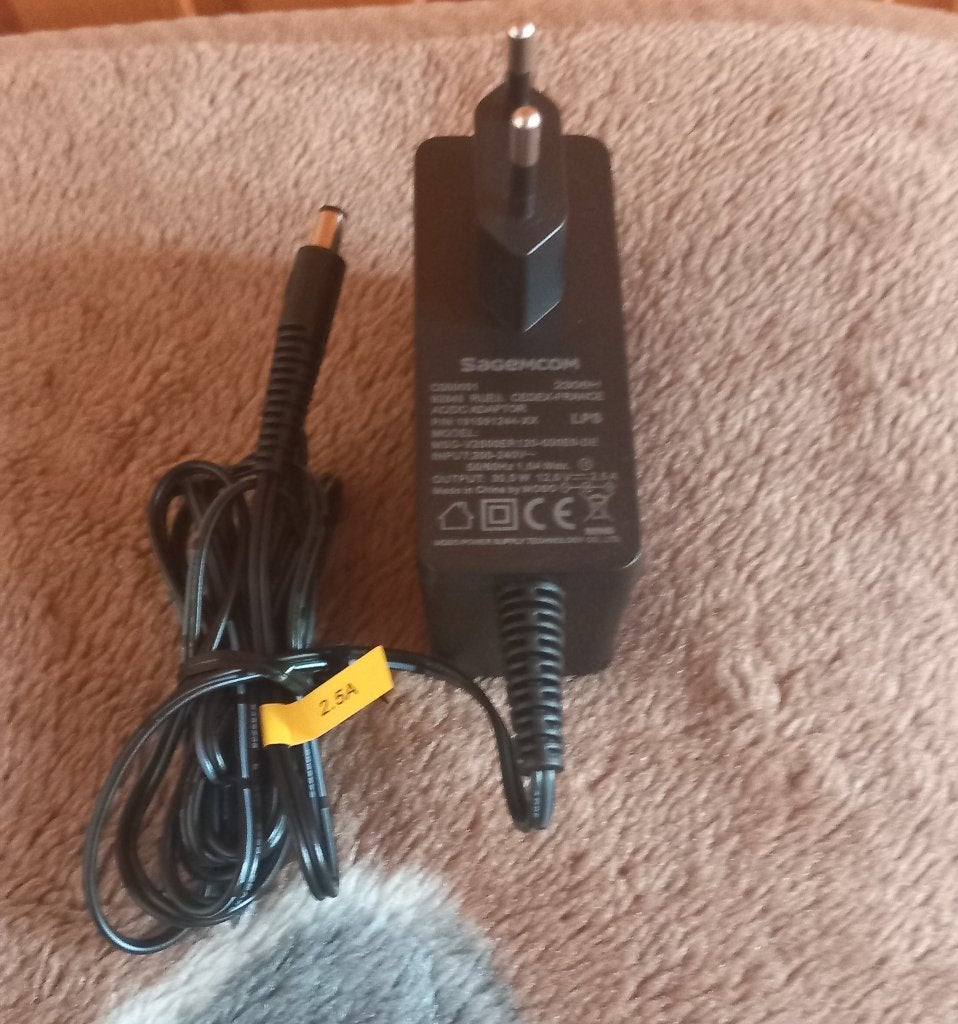 Voedingsadapter 12V / 2,5A / 30W, Ophalen of Verzenden, Nieuw
