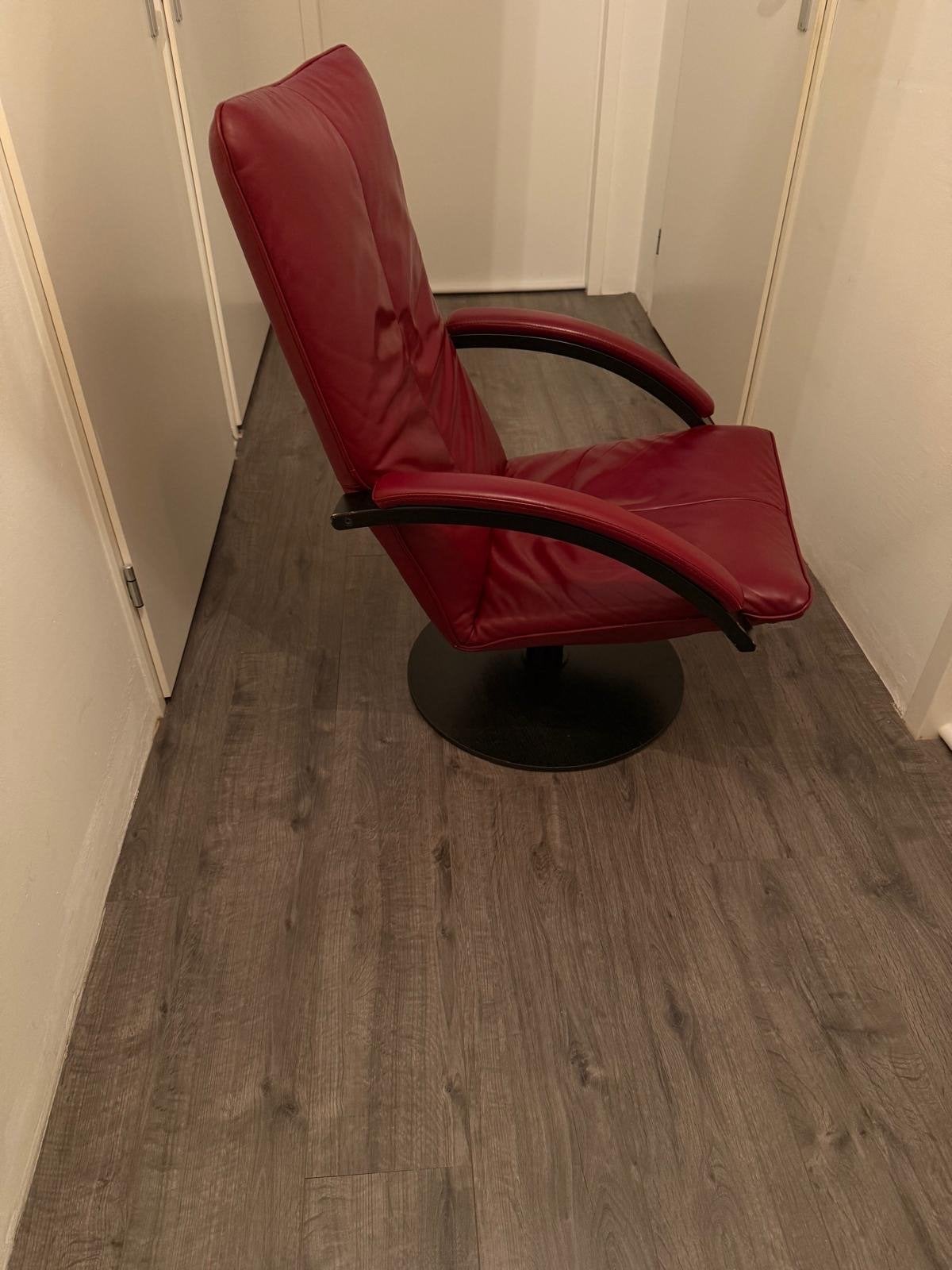 Rode leren relaxfauteuil met draaivoet, Ophalen, Gebruikt, Leer, 75 tot 100 cm
