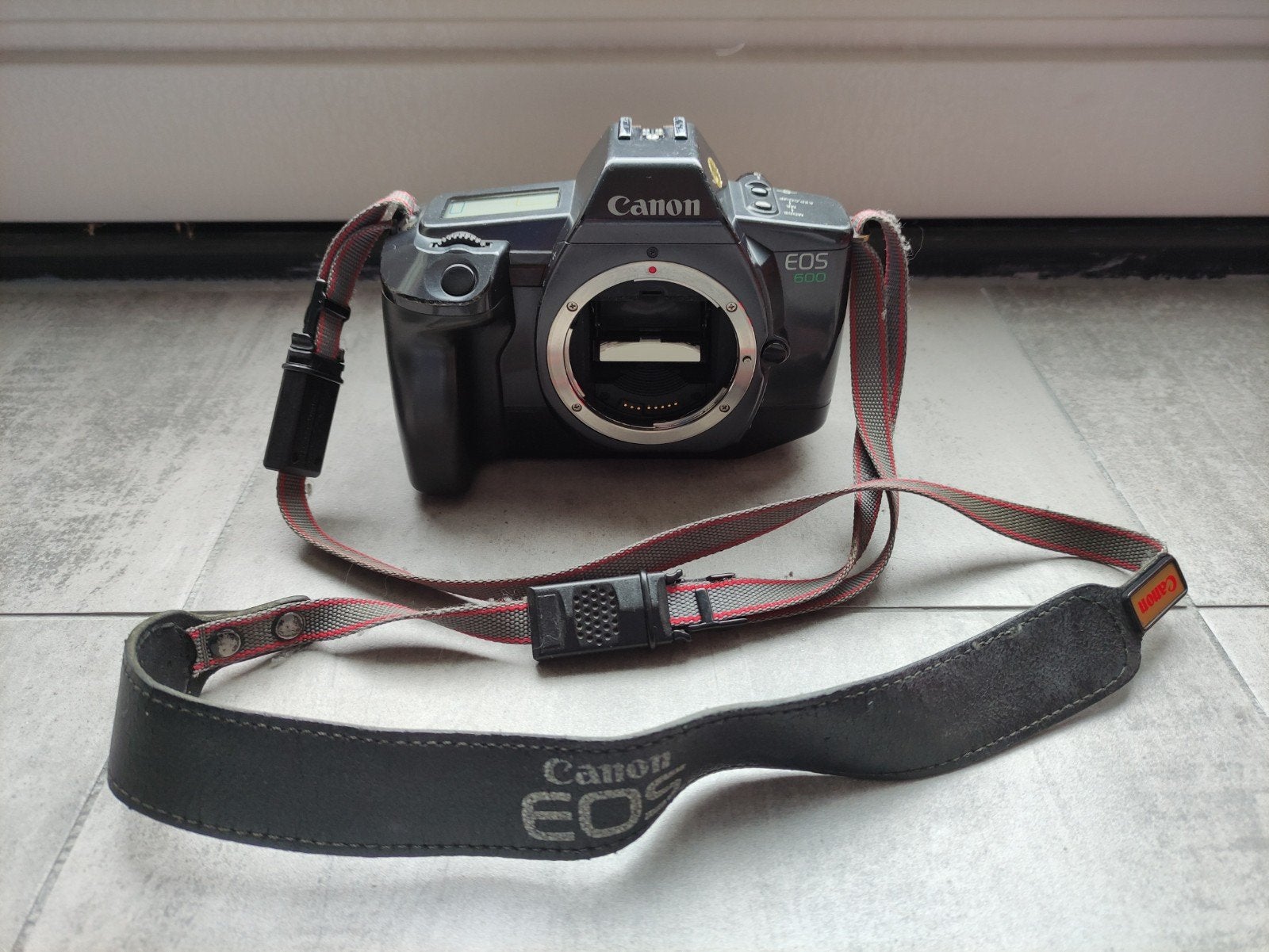 Canon EOS 600 analoge camerabody (werkend), Ophalen of Verzenden, Spiegelreflex, Canon