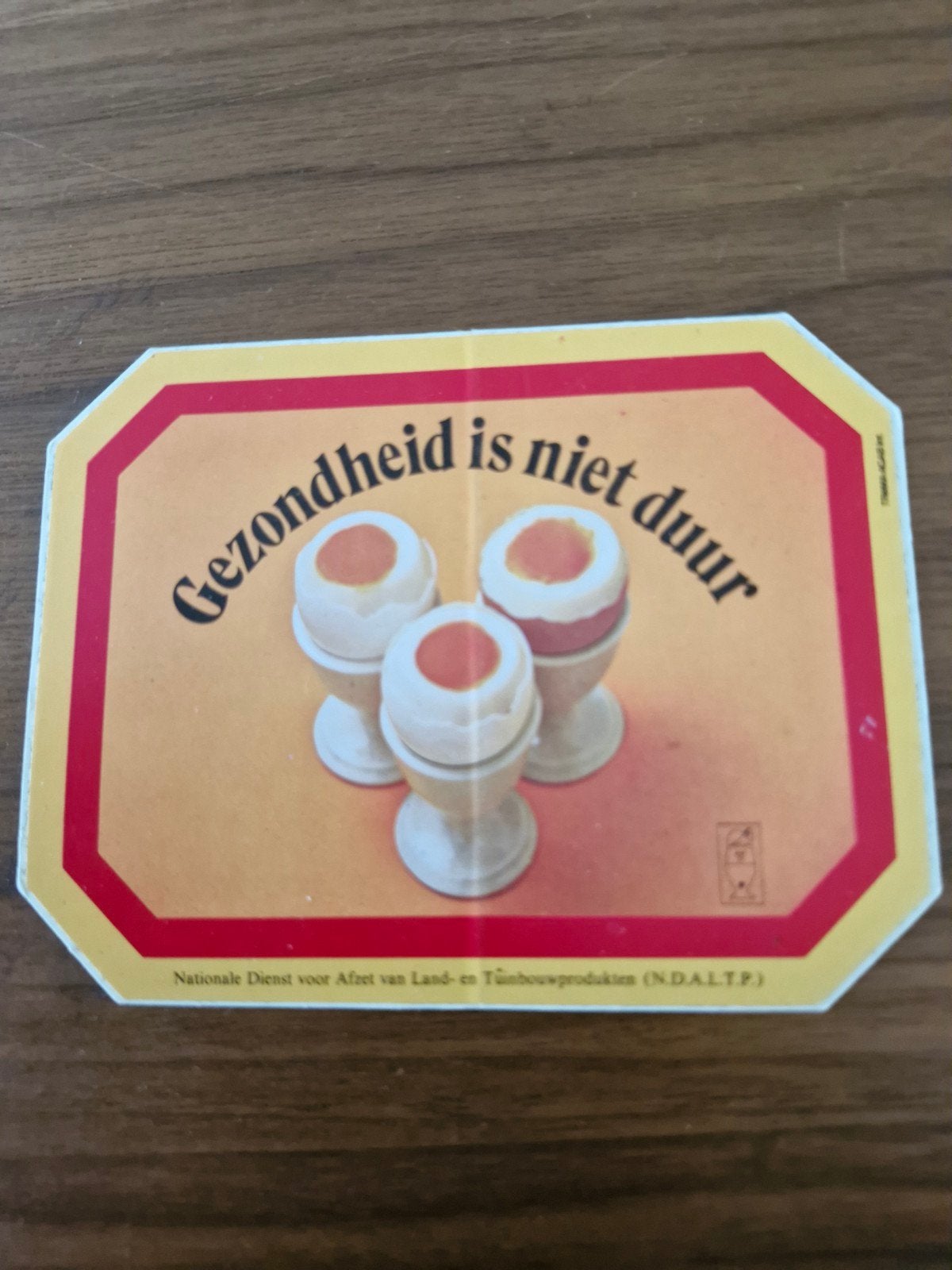 10418  sticker 'Gezondheid is niet duur' - N.D.A.L.T.P., Ophalen of Verzenden, Gebruikt, Overige typen