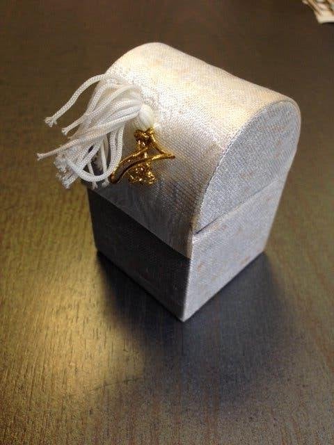Antiek ringendoosje - wit zijde / satijn geschenkdoosje, Antiek en Kunst, Ophalen of Verzenden