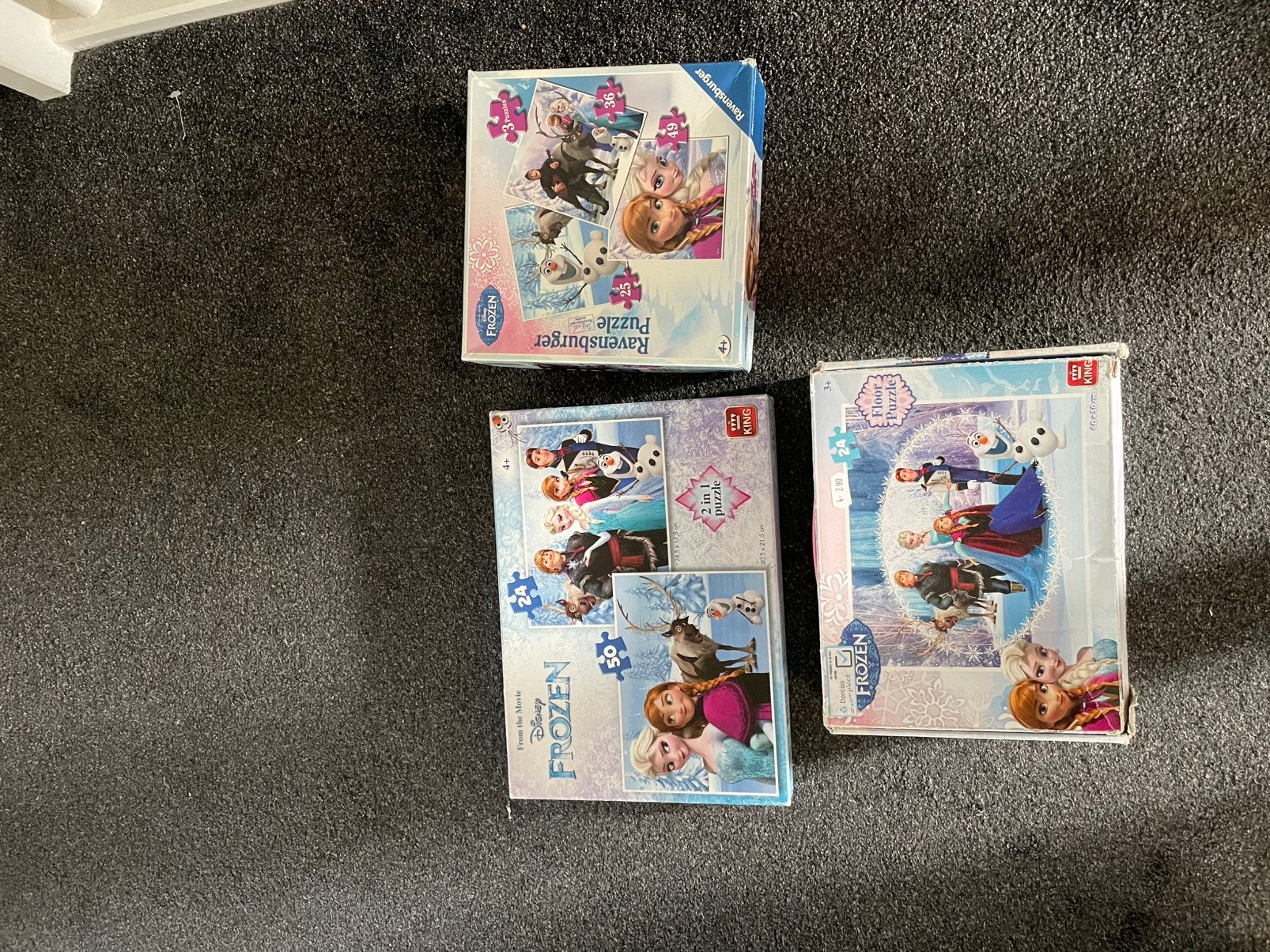 3x puzzel frozen ( gratis ), Meerdere comics, Ophalen, Zo goed als nieuw, Europa