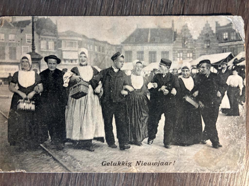 Ansichtkaart Zeeuwse klederdracht - Gelukkig Nieuwjaar, Ophalen of Verzenden, Voor 1920, Gelopen, Zeeland