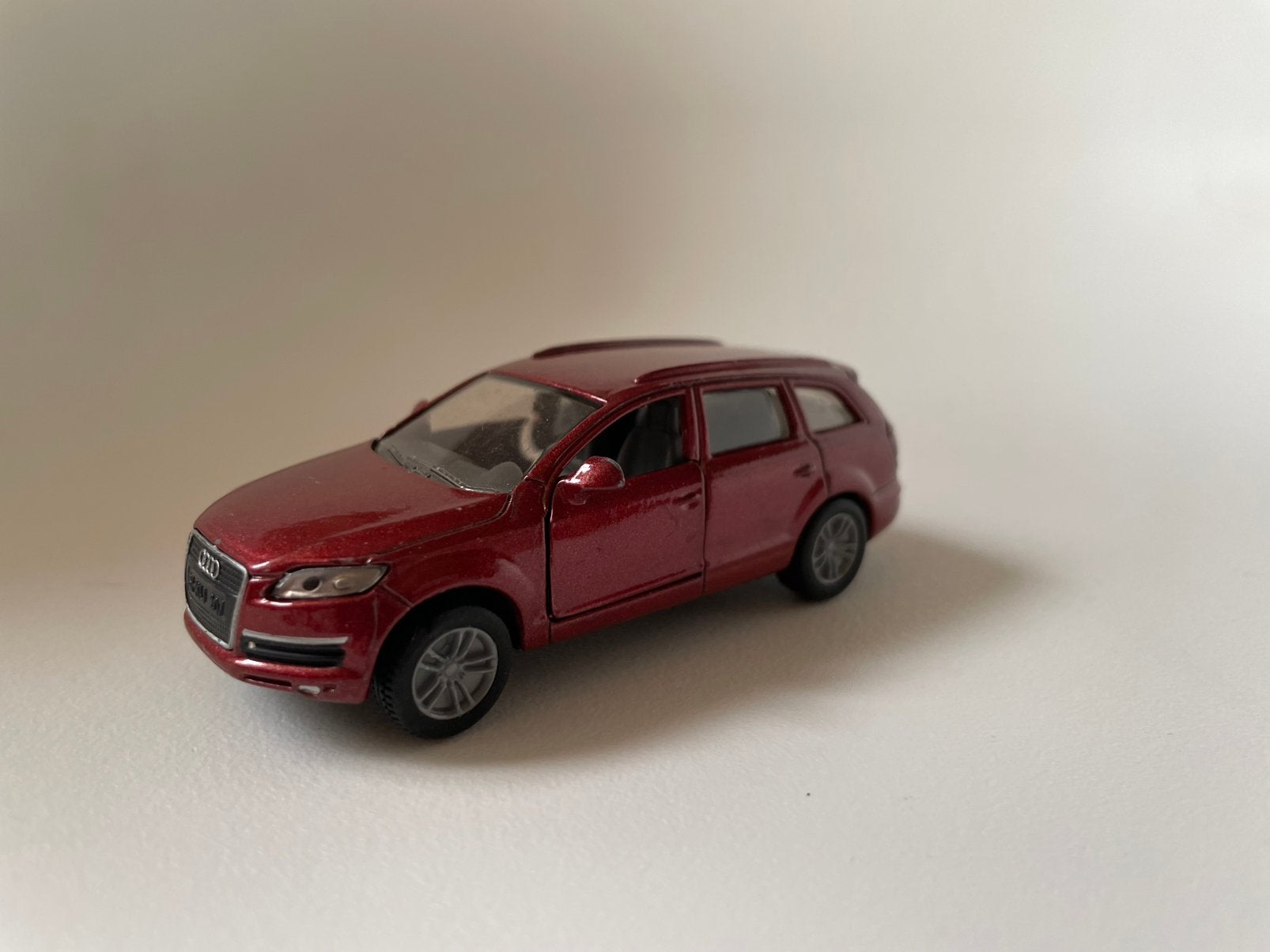 model Audi Q7 4.2 Quattro, bordeauxrood rood, Siku, 1/50, Ophalen of Verzenden, Gebruikt, Auto, SIKU