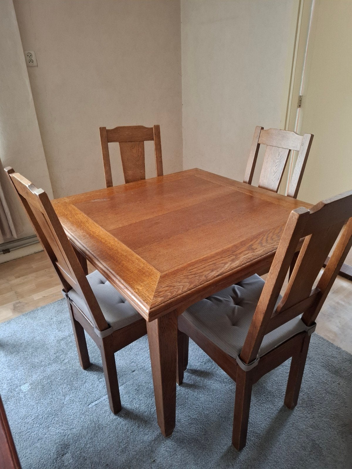 Uitschuifbare eettafel met 4 stoelen - Eikenhout, Ophalen, Gebruikt, 100 tot 150 cm, 50 tot 100 cm