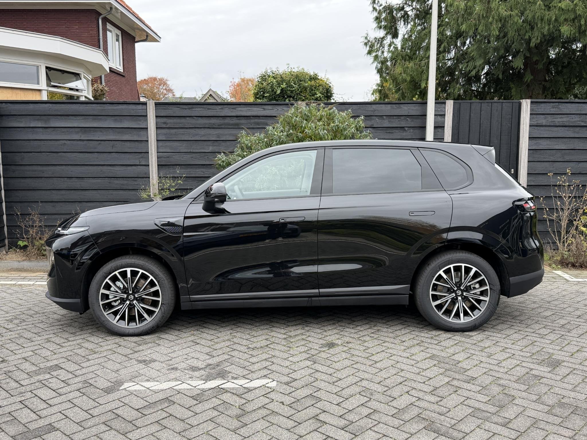 Leapmotor B10 Design ProMax 67.1 kWh 218PK Automaat Navigati, Auto's, 12 maanden, Achterwielaandrijving, 750 kg, 1820 kg