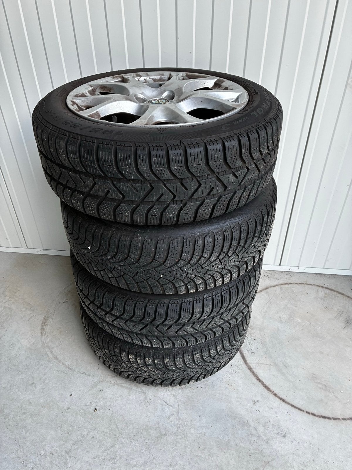 Winterbanden op lichtmetalen velgen Alfa Romeo Mito, Ophalen, Gebruikt, 16 inch, Banden en Velgen