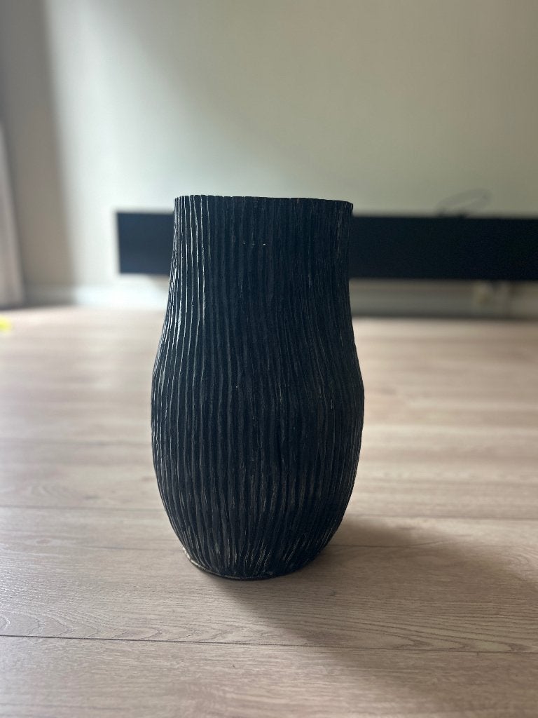 Zwarte vaas met structuur - 40 cm hoog, Overige materialen, Met patroon/structuur, Zwart, Ophalen of Verzenden