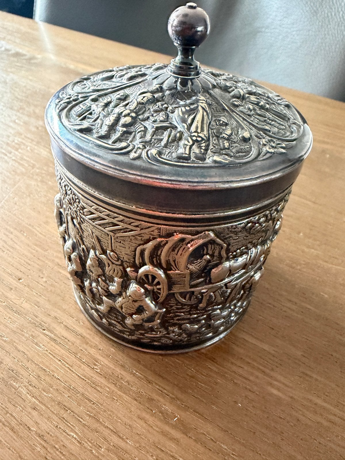 Douwe Egberts verzilverd suikerpotje met reliëf, Ophalen of Verzenden, Zilver