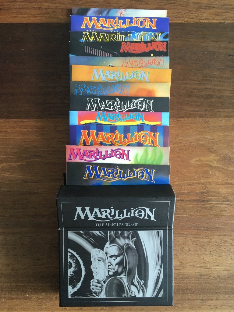 12CdSingle Box Marillion The Singles 82-88 Fish Years, Ophalen of Verzenden, Gebruikt, Progressive Rock, Boxset