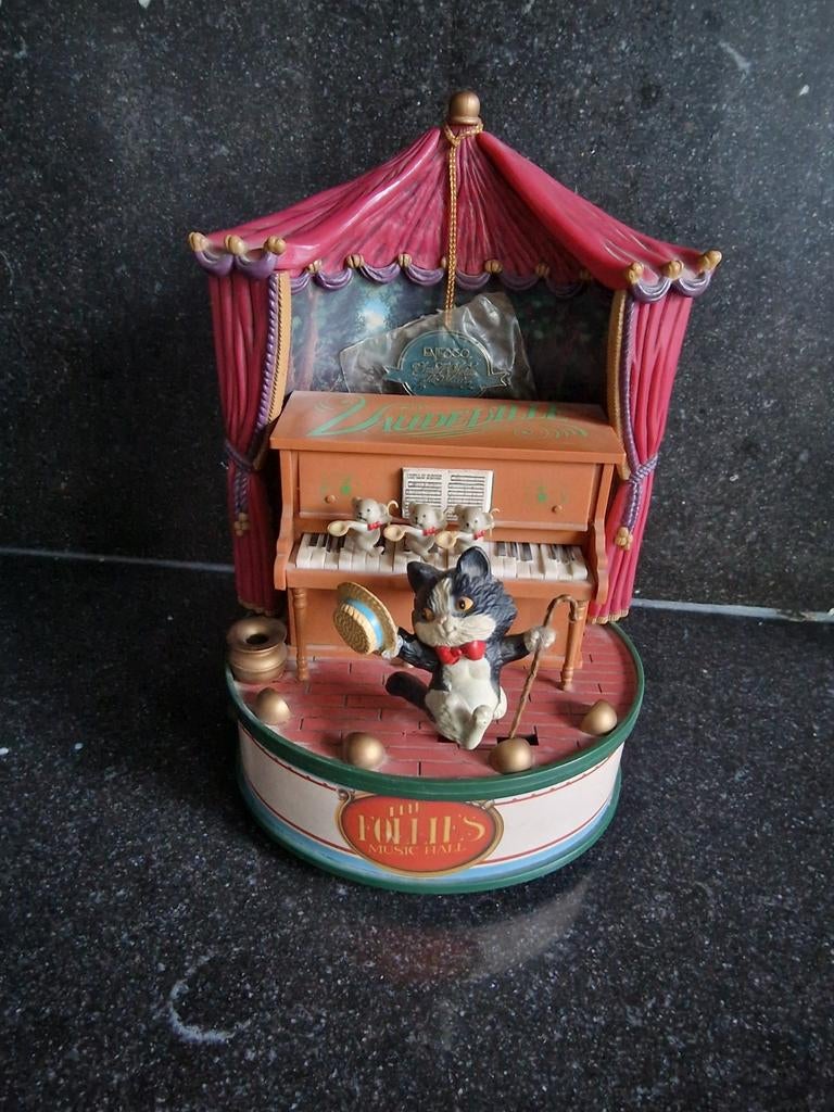 Vintage Enesco "The Follies Music Hall" Muziekdoos 1989, Ophalen of Verzenden, Gebruikt