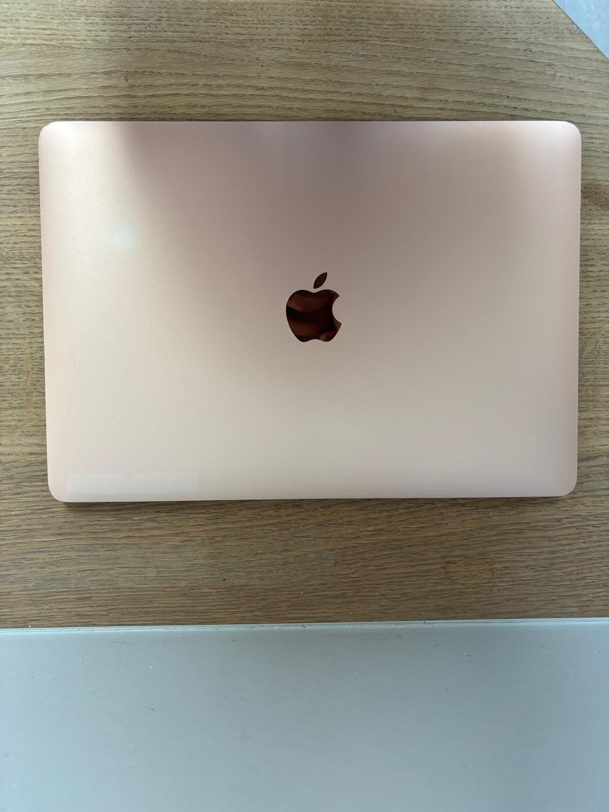 Apple Macbook air (2019), Ophalen, Gebruikt, 13 inch, Onbekend