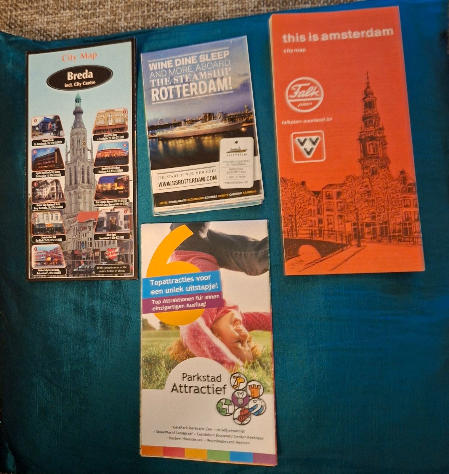 Info Tourist Breda / Rotterdam/Amsterdam/ Parkstad attraktie, Overige merken, Fiets- of Wandelgids, Ophalen of Verzenden, Zo goed als nieuw