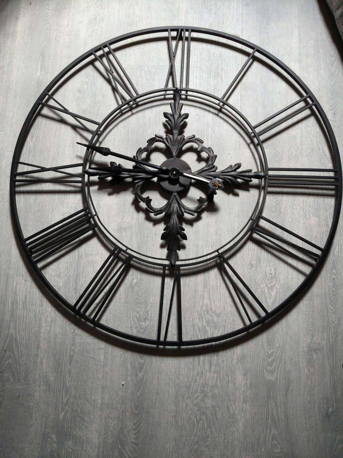 Riverdale Wandklok XL Zwart - 102 cm diameter, Huis en Inrichting, Woonaccessoires | Klokken, Ophalen