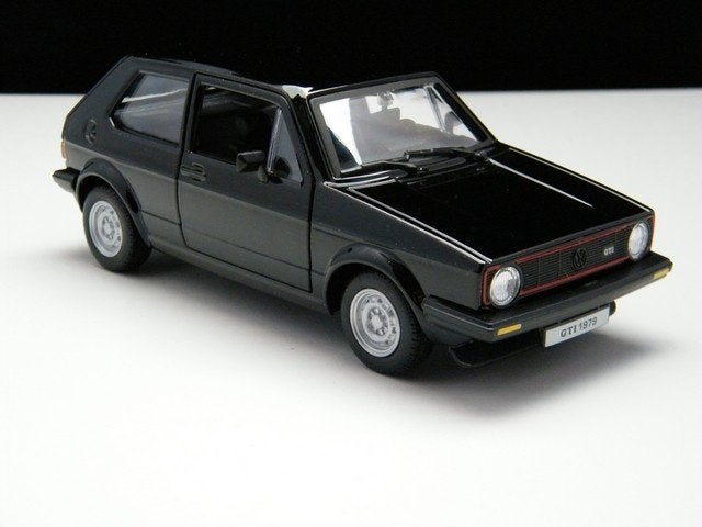 Nieuw in doos! modelauto 1:24 Volkswagen Golf MK1, Bburago., Auto, Nieuw, Ophalen of Verzenden