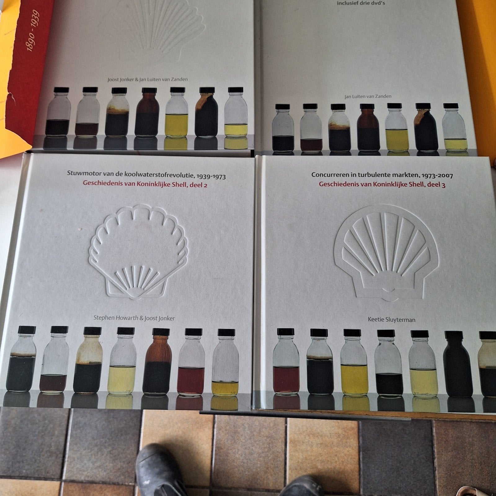 Geschiedenis van Koninklijke Shell - Complete Set (4 delen), Boeken, Ophalen of Verzenden, Zo goed als nieuw, Catalogus