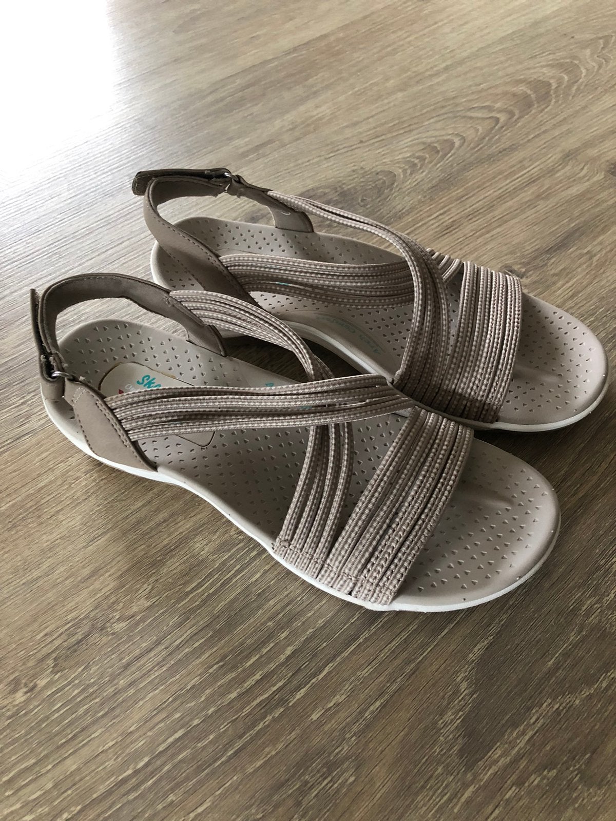 Skechers sandalen nieuw 38 beige, Beige, Nieuw, Sandalen of Muiltjes, Ophalen of Verzenden