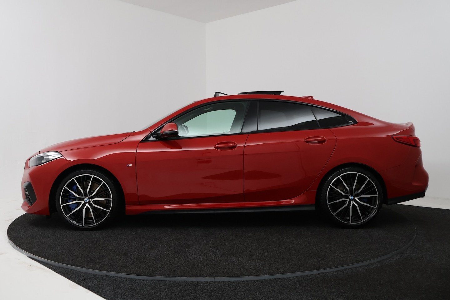 BMW 2 Serie Gran Coupé 218i Executive Edition (PANORAMADAK,, Gebruikt, Euro 6, Bedrijf, 3 cilinders