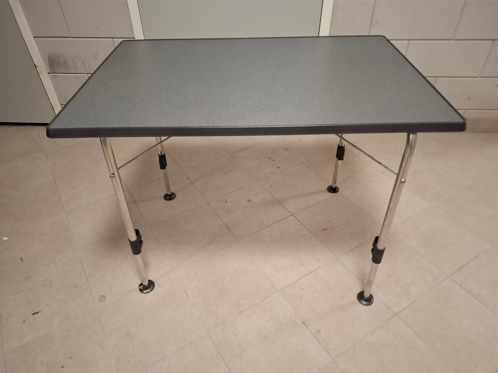 Campingtafel, 68x100cm inklapbaar, Ophalen, Zo goed als nieuw, Campingtafel
