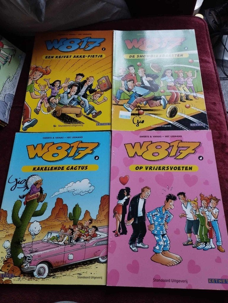 W817, Boeken, Stripboeken, Gelezen, Meerdere stripboeken, Ophalen