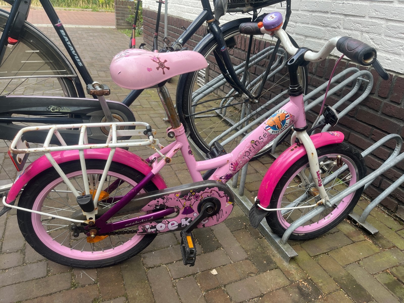 Roze kinderfiets met bagagedrager - Gebruikt, Ophalen, Gebruikt, Terugtraprem, 16 tot 20 inch