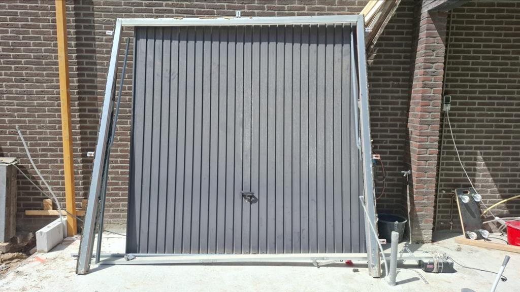 Gratis op te halen: garagedeur met motor!, Doe-het-zelf en Verbouw, Ophalen, Gebruikt, Garagedeur, Metaal