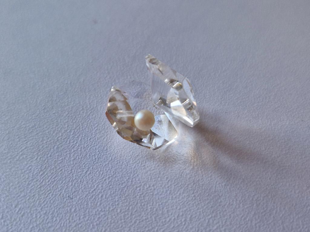 Swarovski oester met parel, Verzamelen, Swarovski, Ophalen of Verzenden, Zo goed als nieuw, Figuurtje