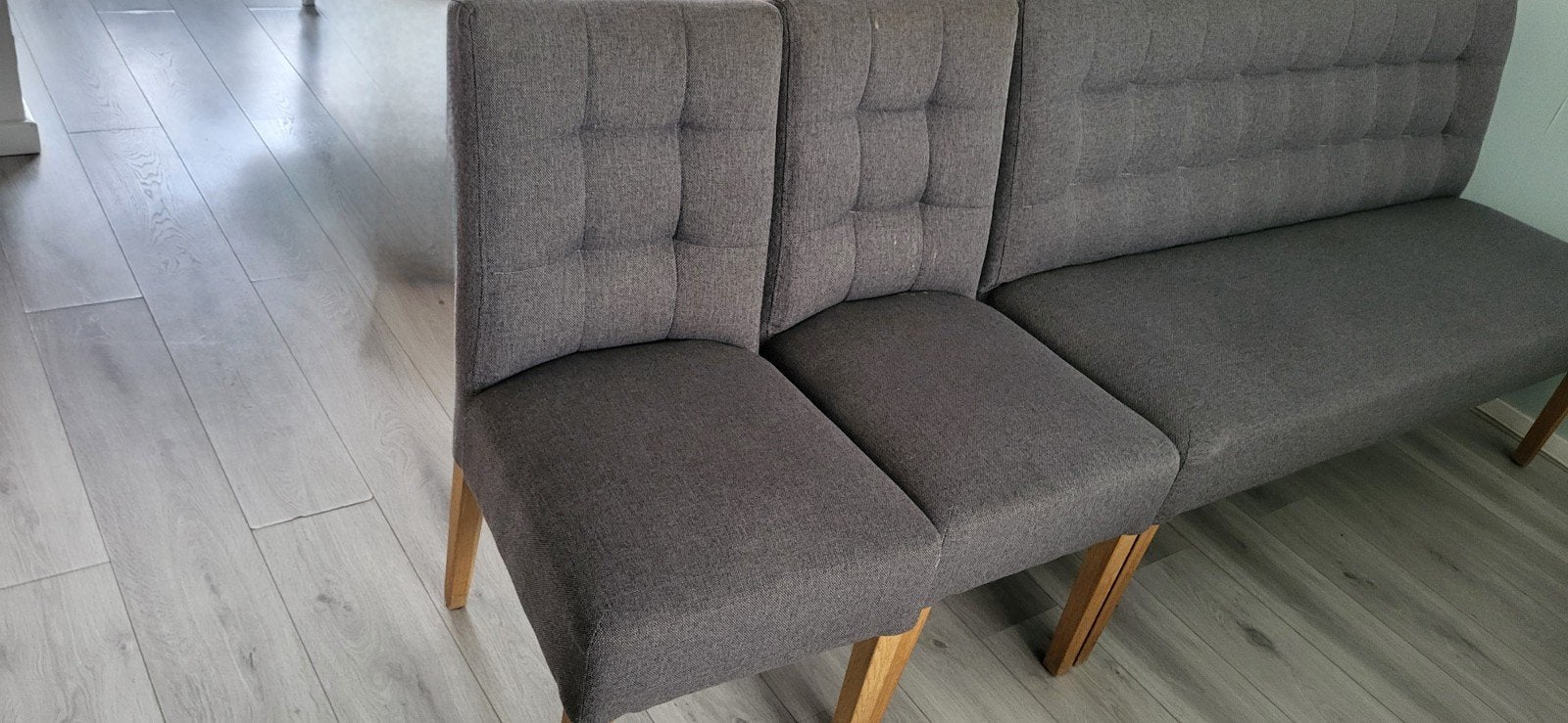 WOOOD Tijmen eethoekset: bank + 3 stoelen, grijs, Ophalen, Gebruikt, Drie, Stof