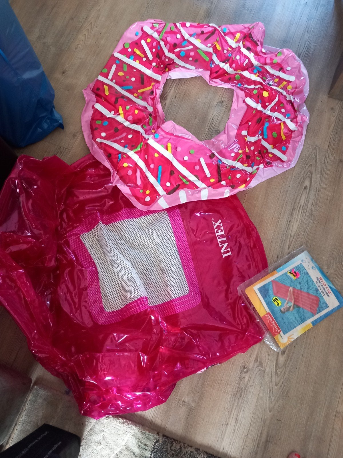 3x zwembad speelgoed: nieuw luchtbed, stoel, zwemband (donut, Ophalen of Verzenden, Nieuw
