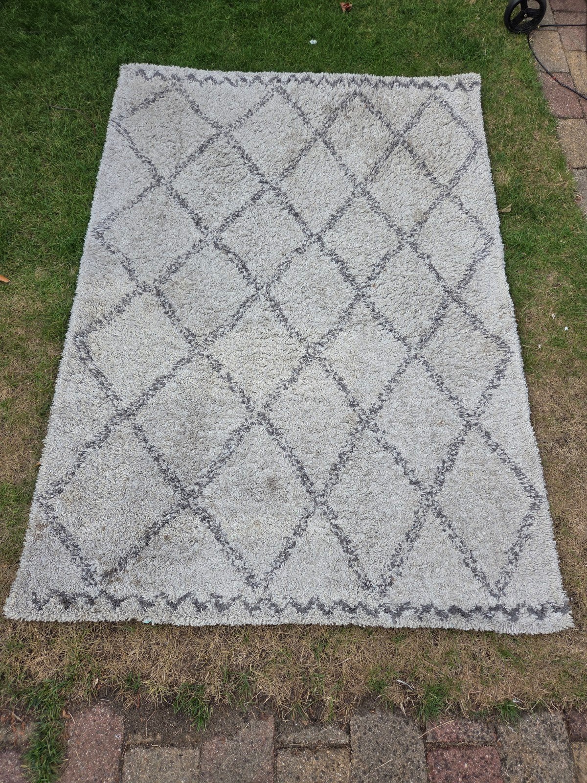 Grijs/wit vloerkleed met ruitpatroon, Huis en Inrichting, Ophalen, Gebruikt, Modern, Bohemian, 150 tot 200 cm