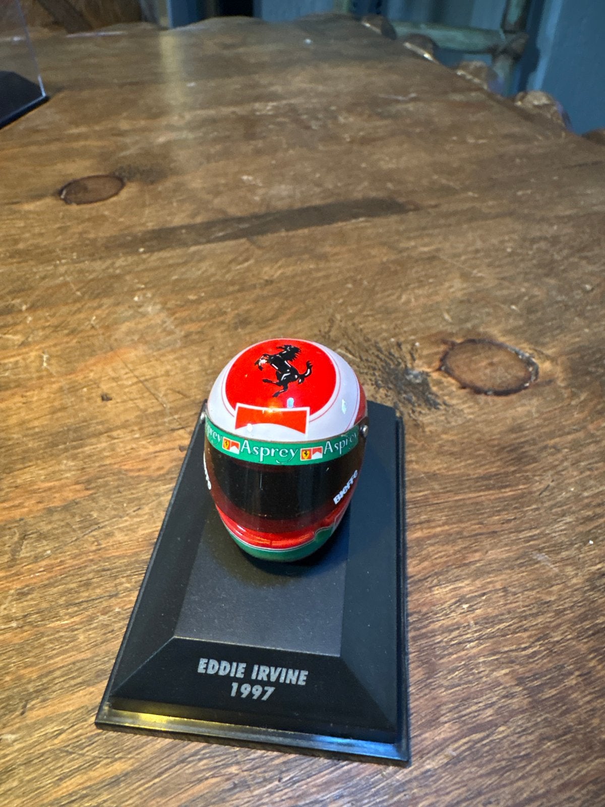 Eddie Irvine 1997 Ferrari F1 Helm Miniatuur, Ophalen of Verzenden, Zo goed als nieuw, Formule 1