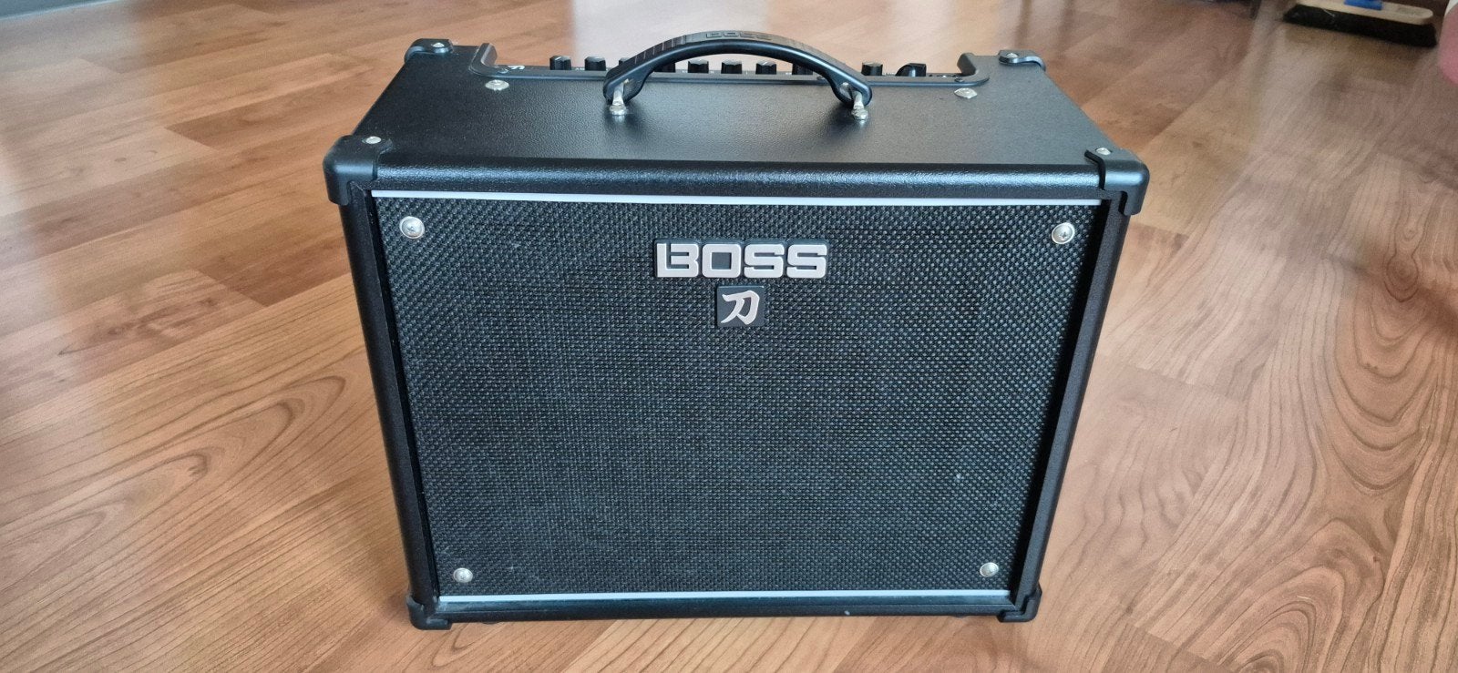 Boss Katana 50w MK1 met Boston BFS-35 voetschakelaar, Muziek en Instrumenten, Versterkers | Bas en Gitaar, Ophalen, Zo goed als nieuw