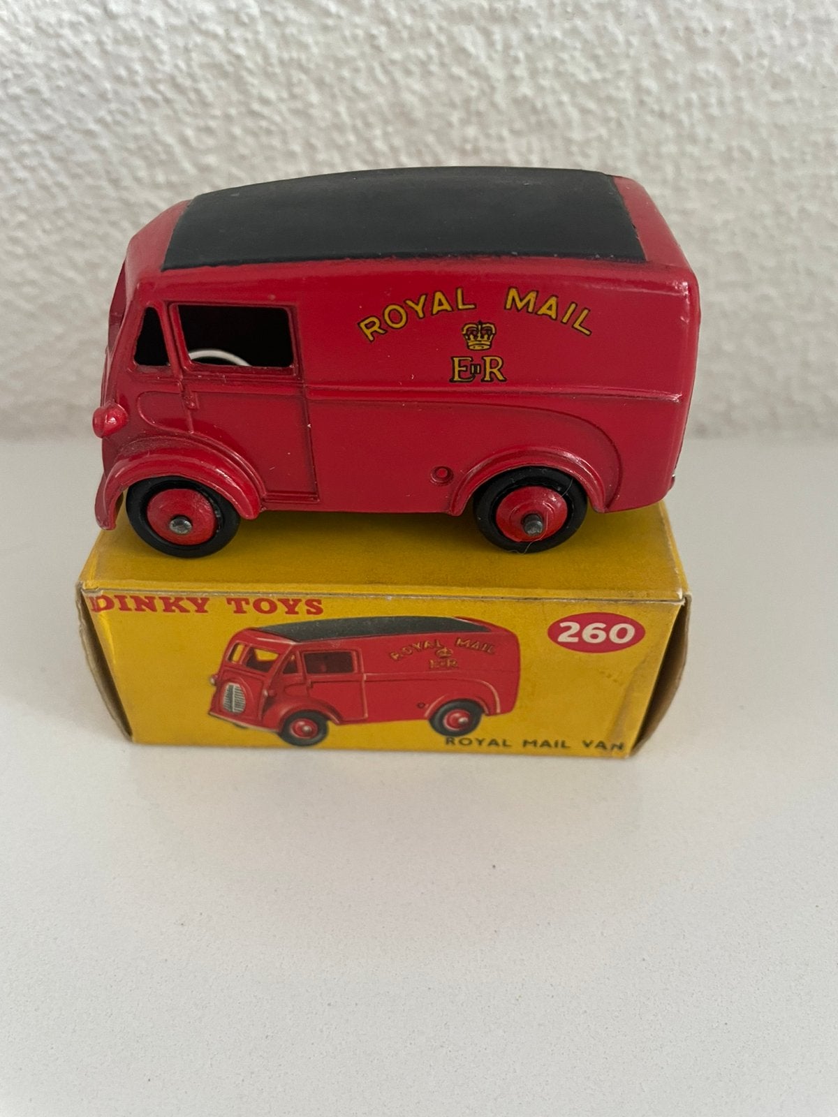 Originele Dinky Toys 1:43 Royal Mail Van 260 + doosje MINT, Ophalen of Verzenden, Zo goed als nieuw, Bus of Vrachtwagen, Dinky Toys