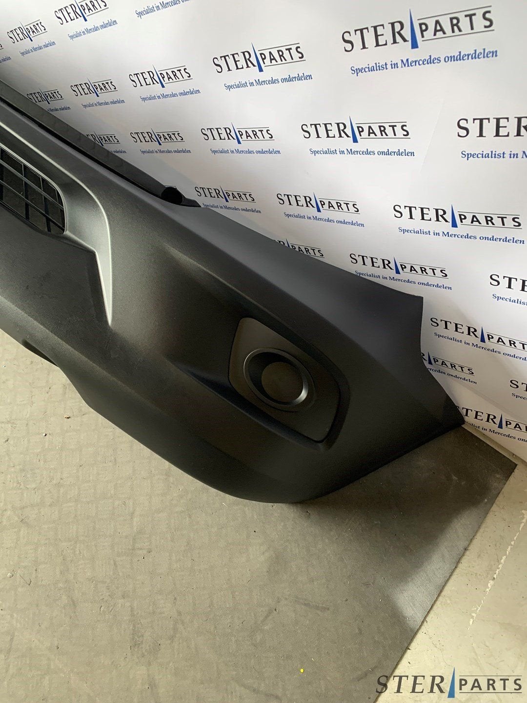Voorbumper Mercedes Sprinter W906 Face lift A 9068801570, -, Voor, Ophalen of Verzenden, Bumper