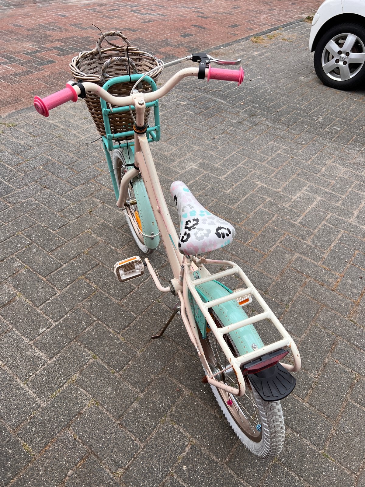 Little Diva kinderfiets 18 inch met mandje, Fietsen en Brommers, Fietsen | Kinderfietsjes, Ophalen, Gebruikt, Velgrem, 16 tot 20 inch