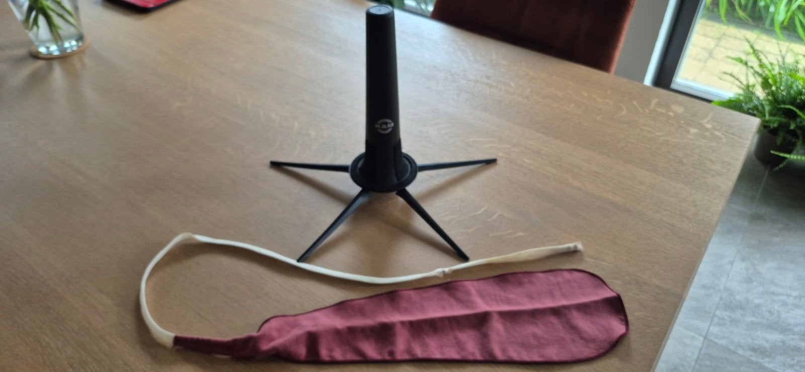 K&M standaard voor sopraansaxofoon - Compact en Stevig, Muziek en Instrumenten, Blaasinstrumenten | Saxofoons, Ophalen of Verzenden