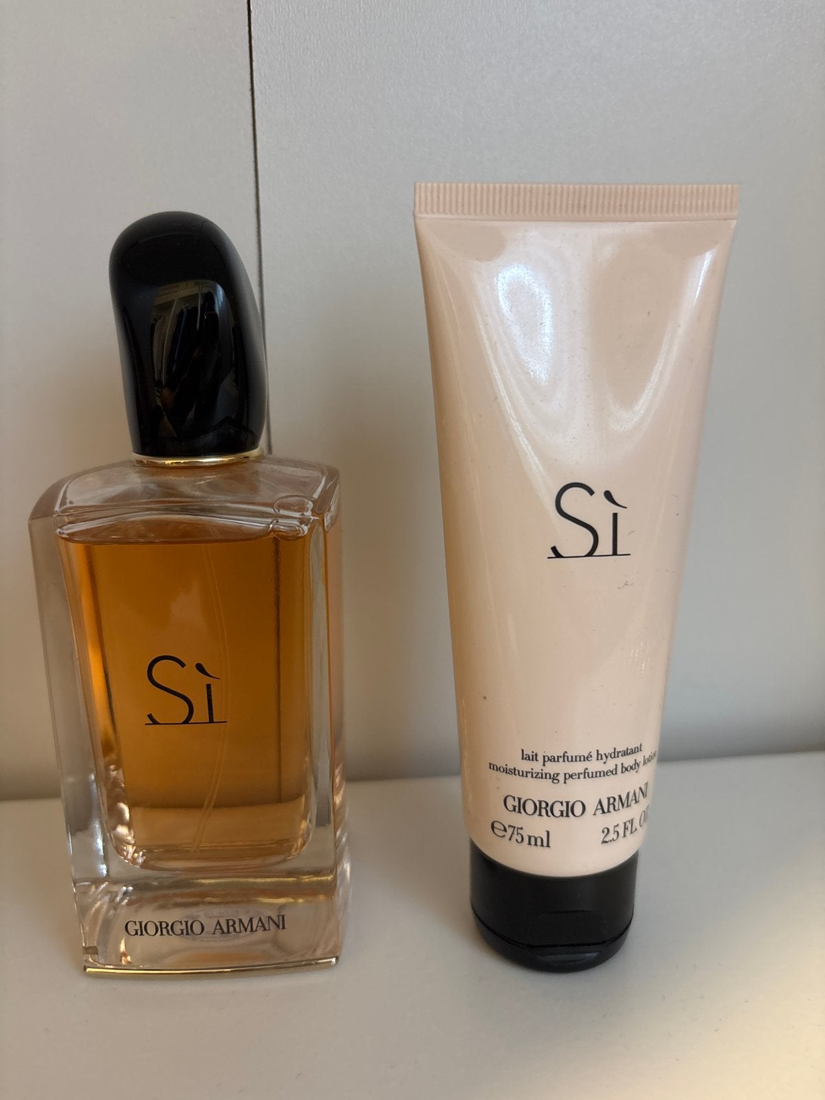 Giorgio Armani Si Eau de Parfum & Bodylotion Set, Sieraden, Tassen en Uiterlijk, Uiterlijk | Parfum, Ophalen of Verzenden, Gebruikt