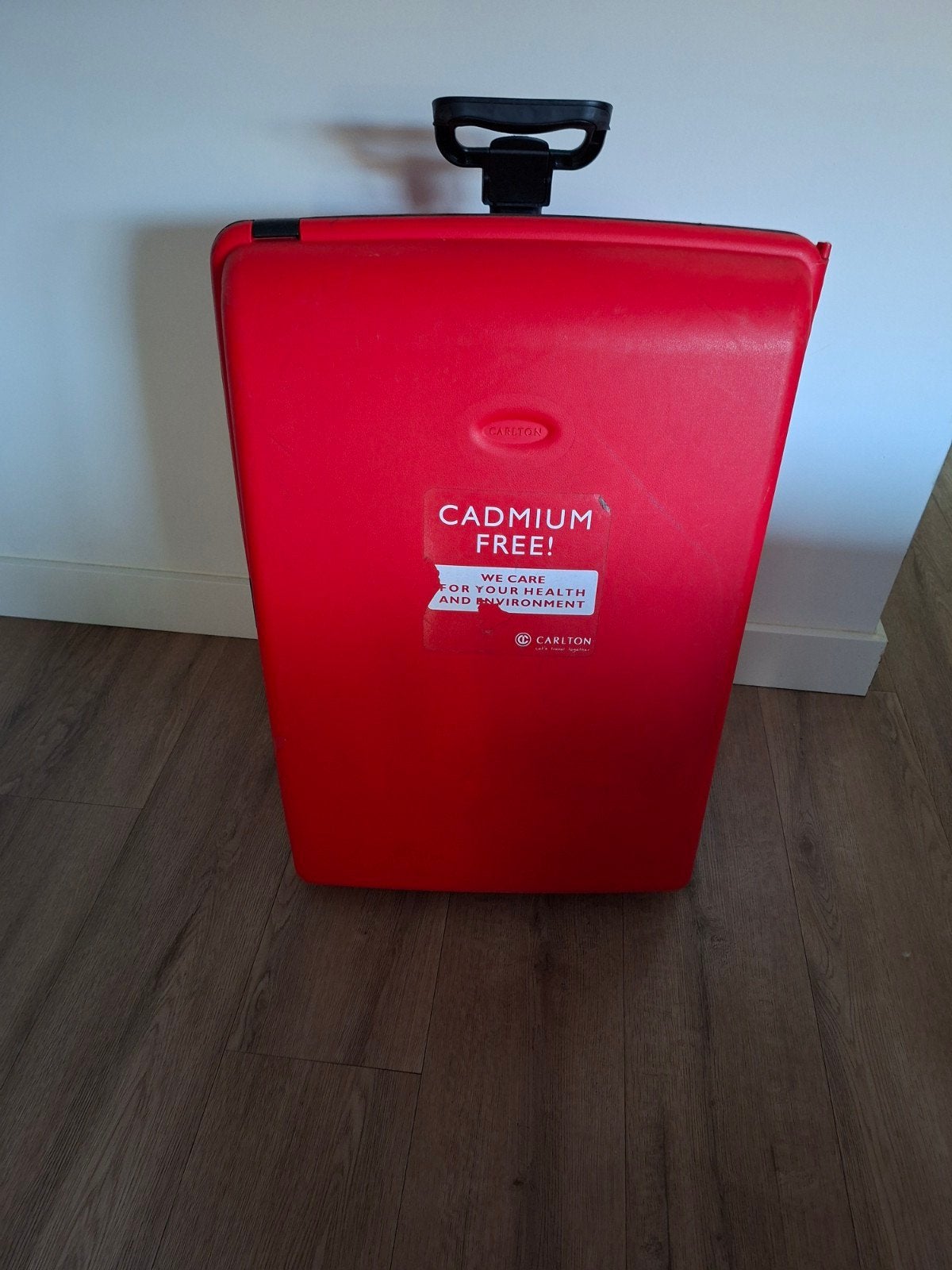 Rode Carlton koffer met uitschuifbare handgreep, Ophalen, Gebruikt, Rood, Uitschuifbare handgreep
