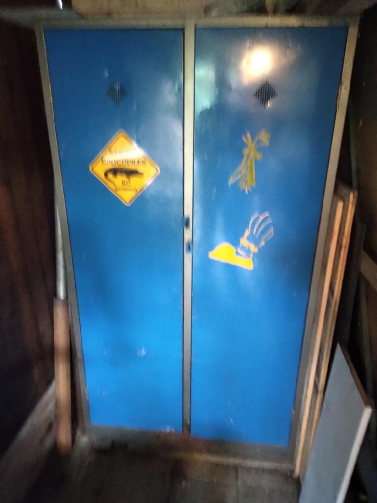 Stalen kast, Ophalen