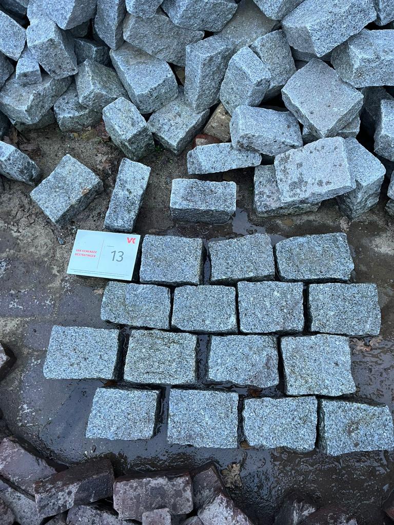 gebruikte natuursteen kasseien kinderkoppen graniet, Gebruikt, Overige typen, Ophalen of Verzenden, Natuursteen