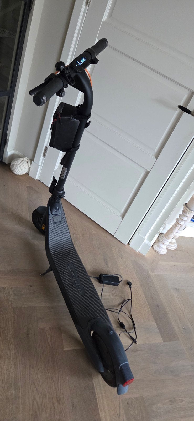 Segway Ninebot E2 Pro elektrische step - 4 maanden oud, Ophalen, Zo goed als nieuw, Elektrische step (E-scooter), Ninebot